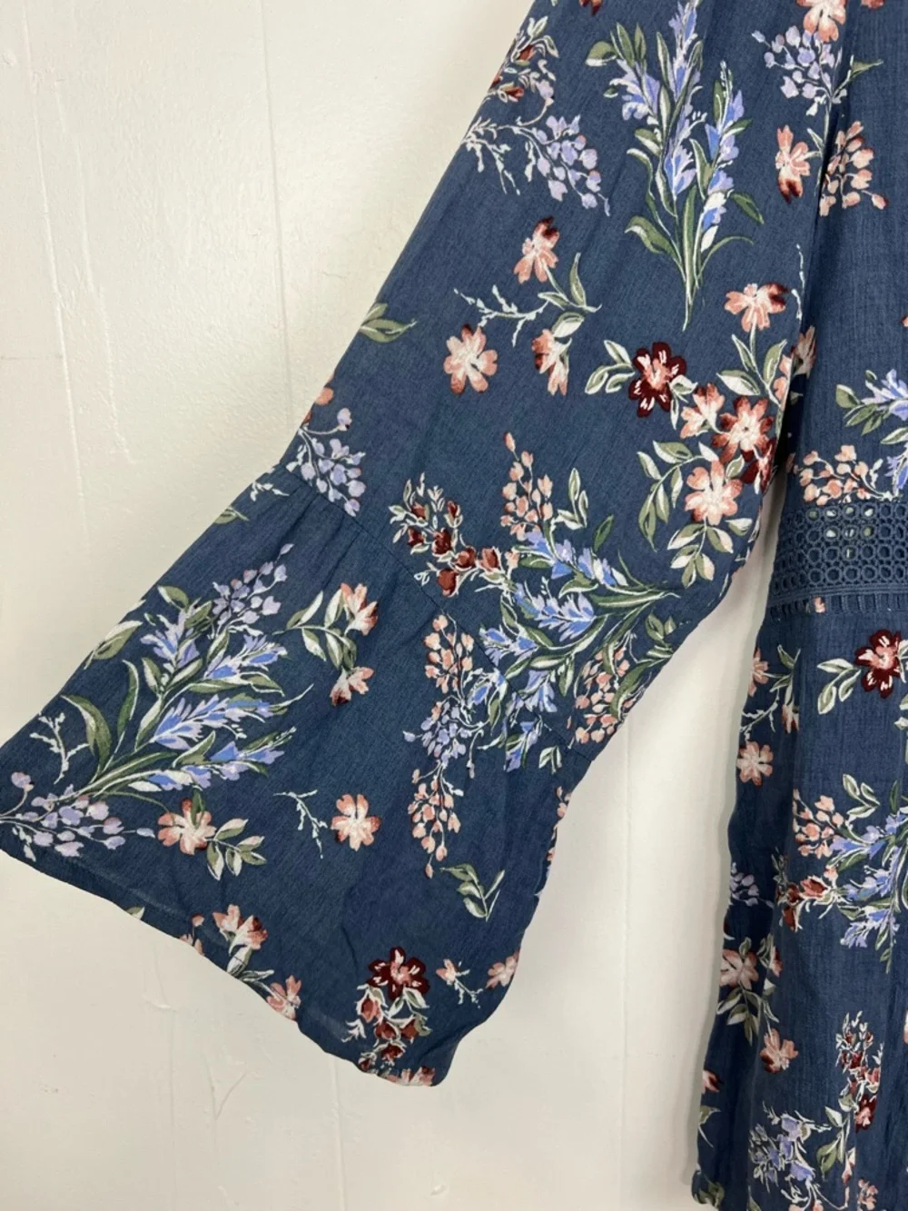 Torrid Blue Floral Bell‎ Sleeve Crepe Knit Top Lace Accent Tassel Lace Up 3X - Picture 5 of 6